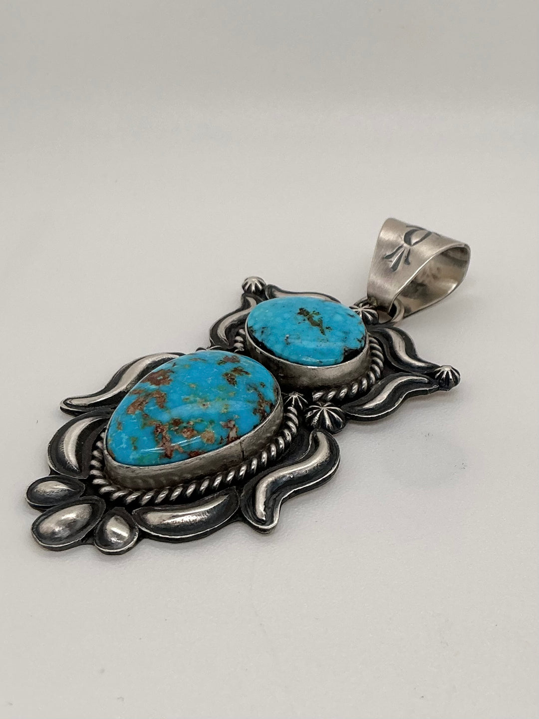 Traditional Navajo Kingman Turquoise Pendant