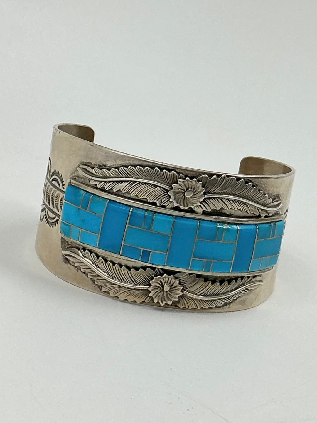 Pawn Navajo Sleeping Beauty Turquoise Inlaid Leaf Design Cuff Bracelet