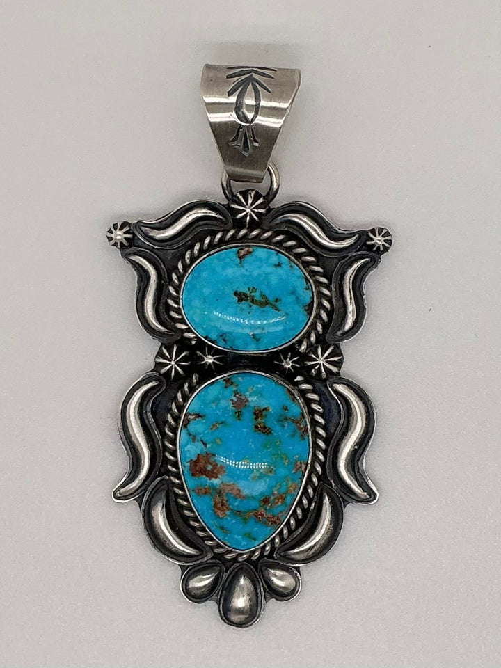 Traditional Navajo Kingman Turquoise Pendant