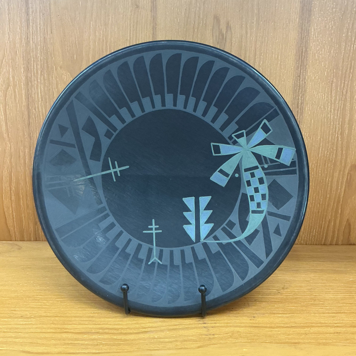 San Ildenfonso Honorable Mention Ribbon Winning Plate by Erik Fender