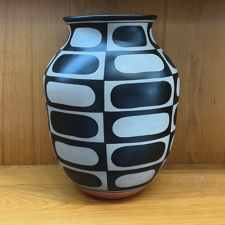 Thomas Tenorio Geometric Design Pot Kewa Pueblo Santo Domingo