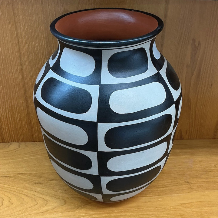 Thomas Tenorio Geometric Design Pot Kewa Pueblo Santo Domingo