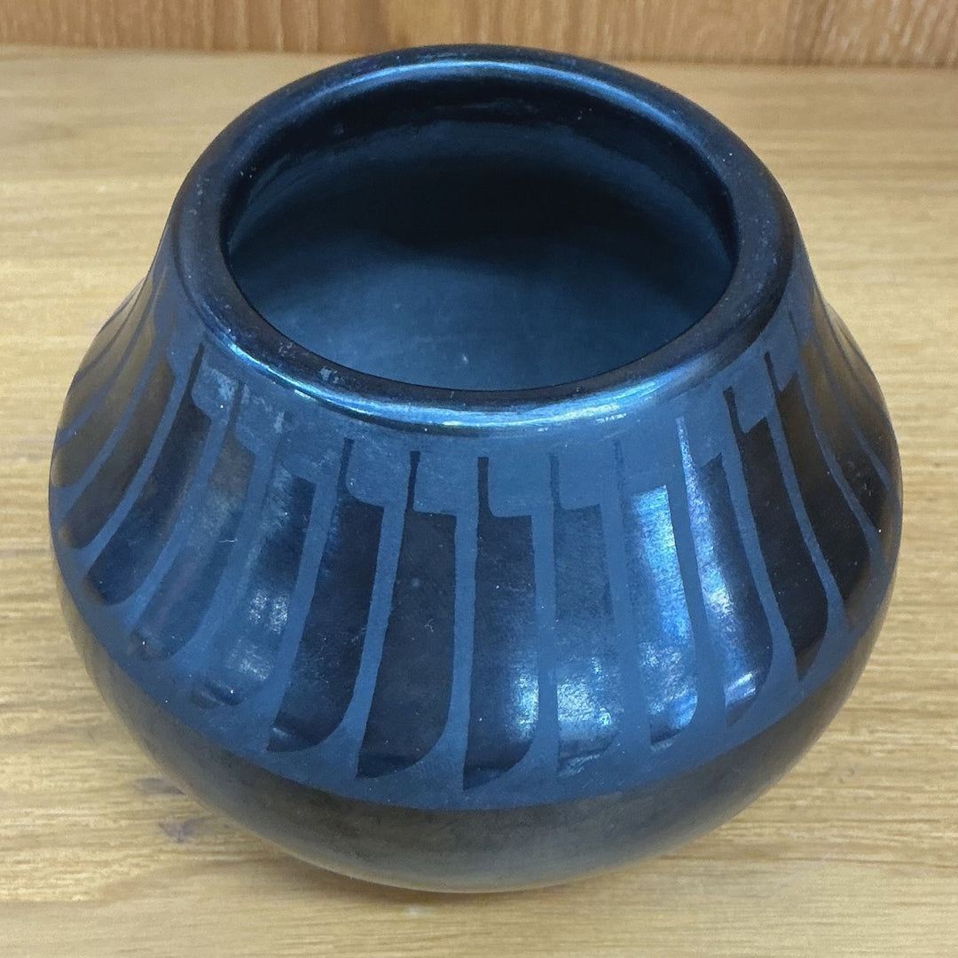 Maria Martinez Feather Pot San Ildenfonso Pueblo