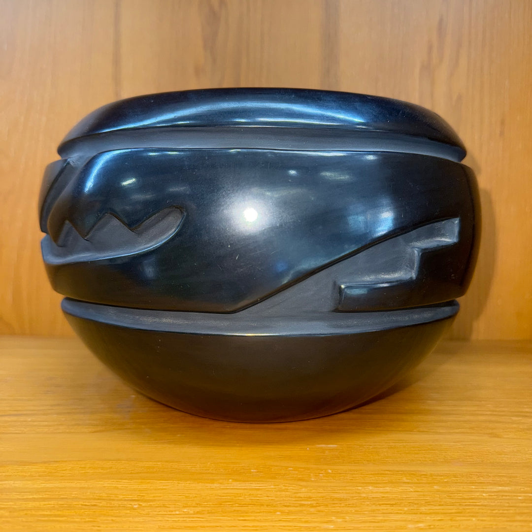 Santa Clara Pot by Betty Tafoya