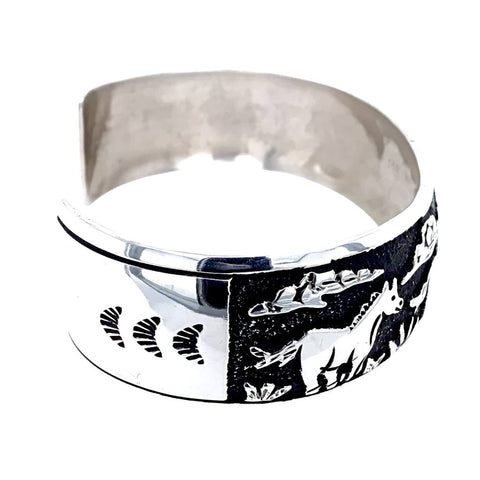 Image of Native American Bracelet - Navajo Southwest Wild Horses Storyteller Sterling Silver Cuff Bracelet - T & R Singer - Native American