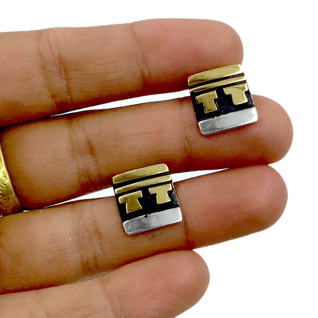 Tommy 2025 singer earrings